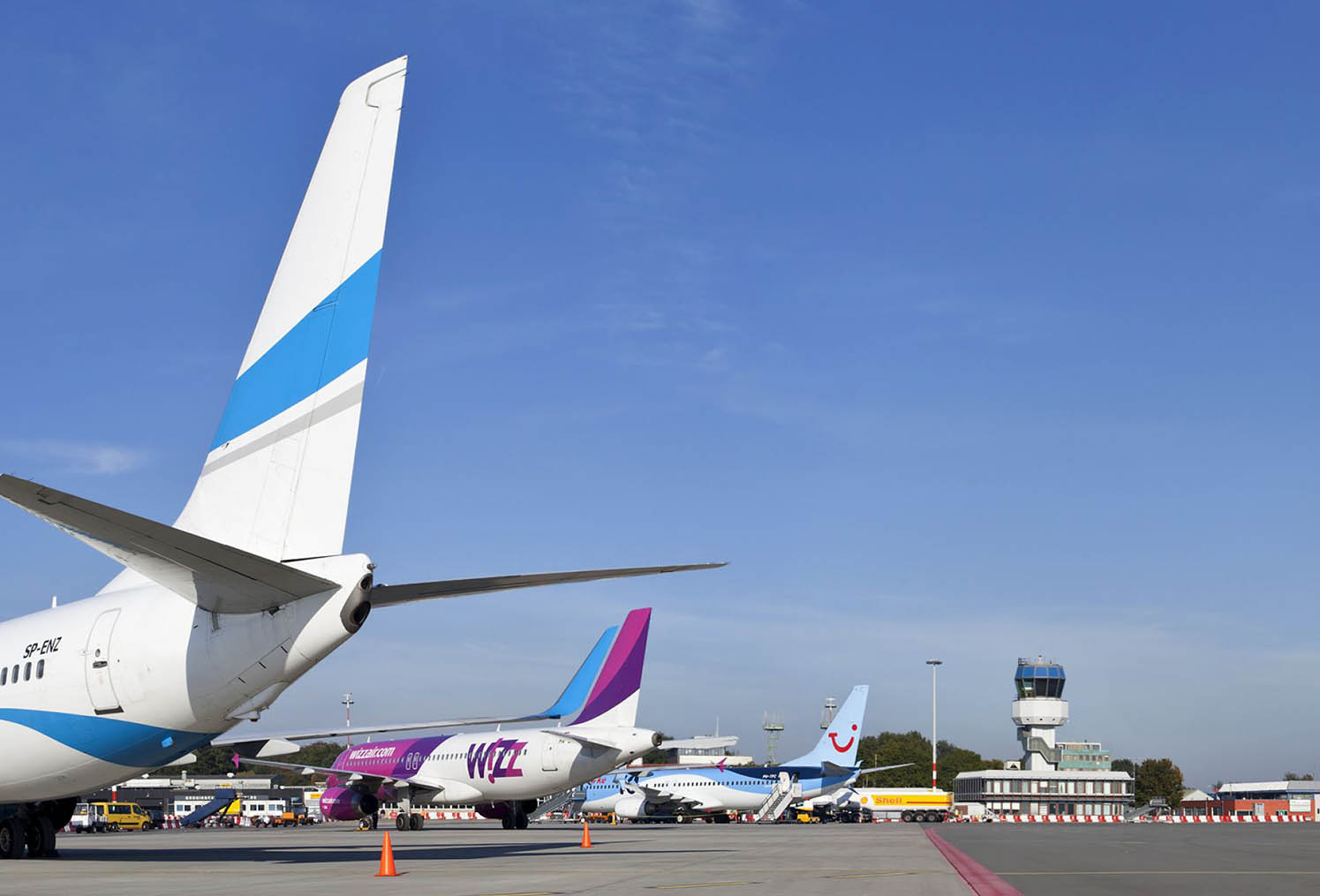 Vliegtips Groningen: Hoe u geld bespaart op vliegtickets en andere kosten van vertrek tot landing