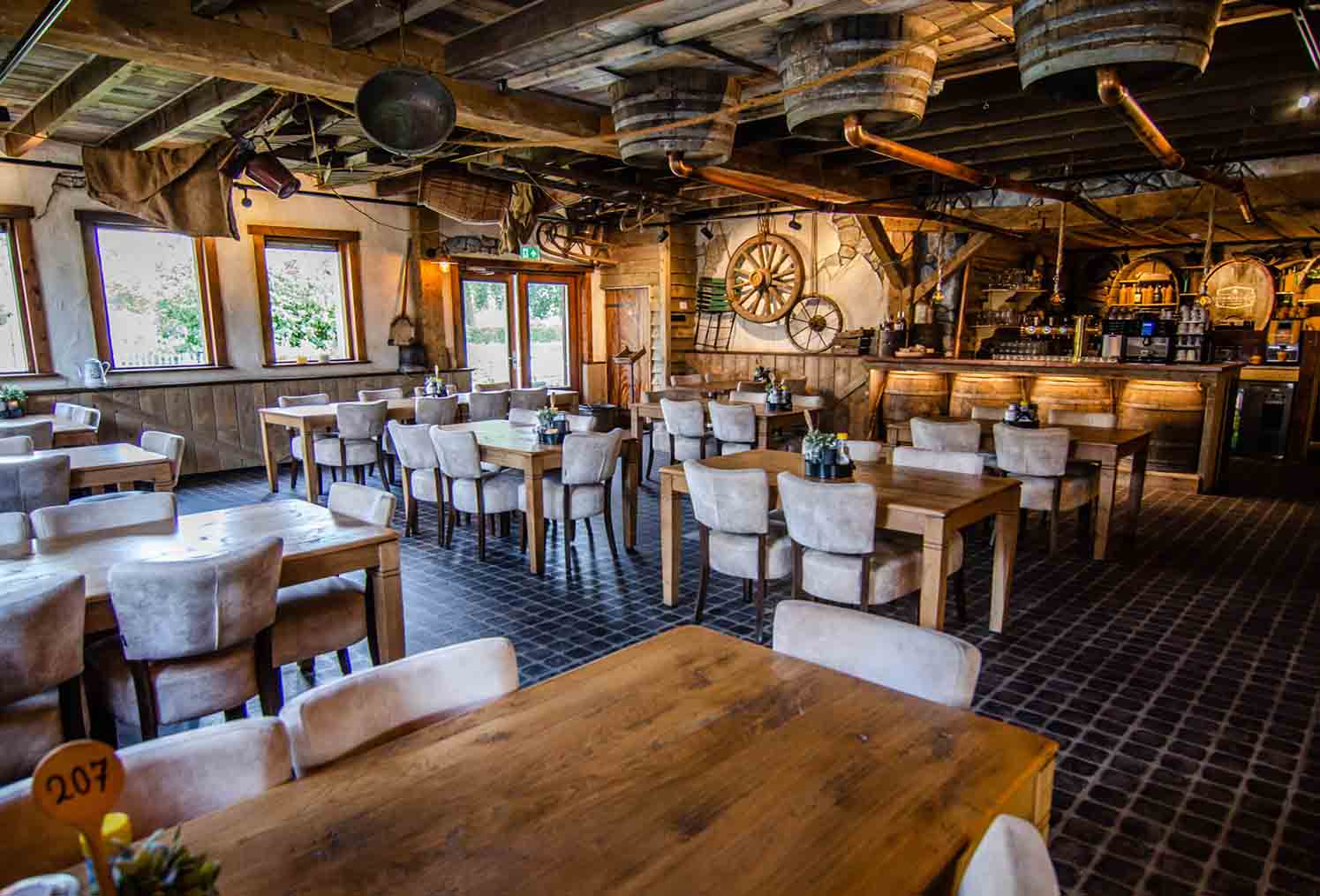Breda’s Beste Traditionele Nederlandse Restaurants: De Authentieke Smaak die je Niet Mag Missen